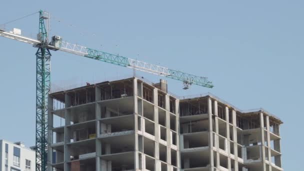 Construction Apartment Building Crane Background Blue Sky Building Construction — Stockvideo
