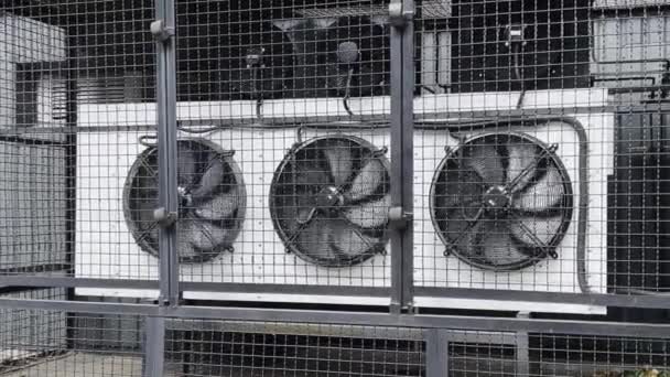 Air Conditioning Ventilation System Three Large Rotating Fans Barrage Grille — Vídeo de Stock