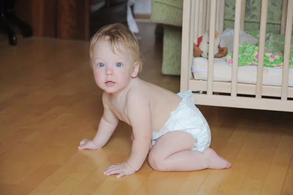 Crawling 10-month child — Stock Photo, Image