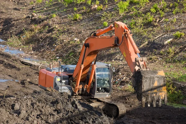 Grävmaskin grävning — Stockfoto