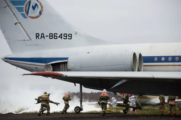 ドモジェドヴォ国際空港における航空機イリューシン 62 上訓練火災 ロイヤリティフリーのストック写真