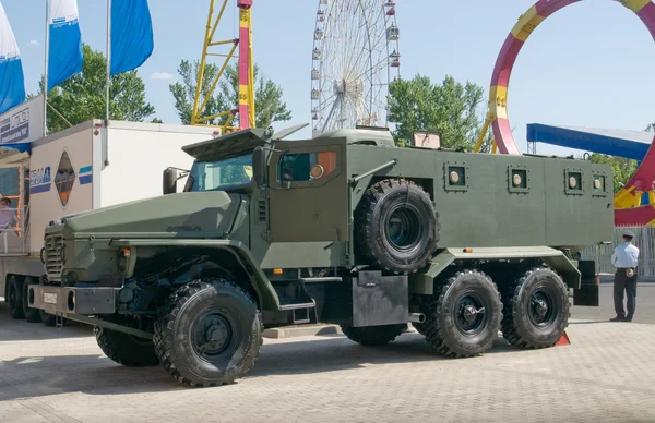 Vojenské obrněné vozidlo "ural-4320ww" na výstavě "integrovaná bezpečnost a bezpečnost-2014", Moskva — Stock fotografie