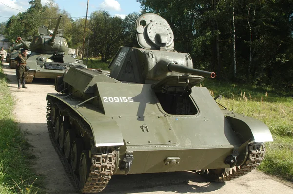 Oviet historiska lätta stridsvagnen t-70 på deponin i museet av pansarfordon, kubinka, framifrån, moscow region, Ryssland — Stockfoto