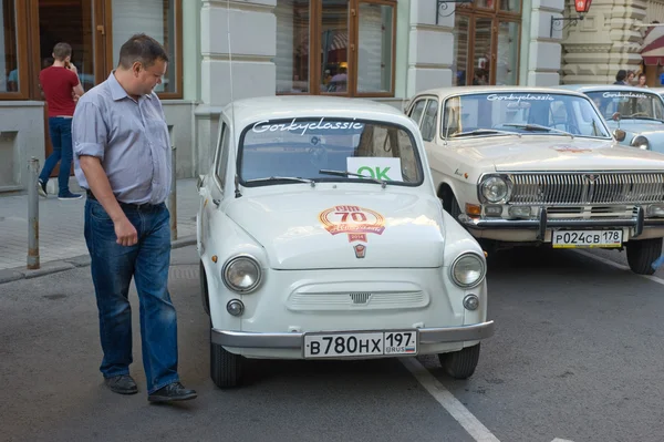 Retro car Zaporozhets ZAZ-965A at the rally Gorkyclassic, Moscow, front view — Stock Photo, Image