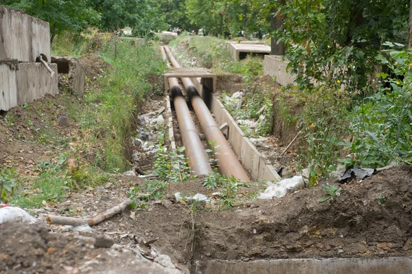 Línea de suministro de agua de reparación — Foto de Stock