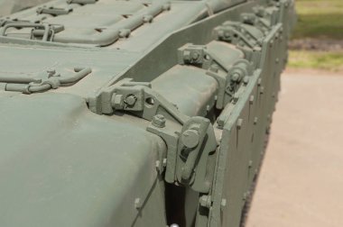 ALABINO, MOSCOW Bölgesi, RUSSIA - 25 Haziran 2019: Yeni Rus T-90A ana tankının bir kısmı, Alabino eğitim sahası, Uluslararası Askeri Forum Ordu-2019, sol görüş