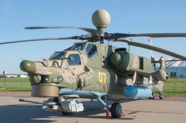 Zhukovsky, RUSSIA - 28 Ağustos 2019: Sovyet ve Rus Mil Mi-28UB Gece Avcısı Havoc-B savaş eğitim helikopteri numarası RF-13659 olan MAKS-2019 Uluslararası Havacılık Salonu