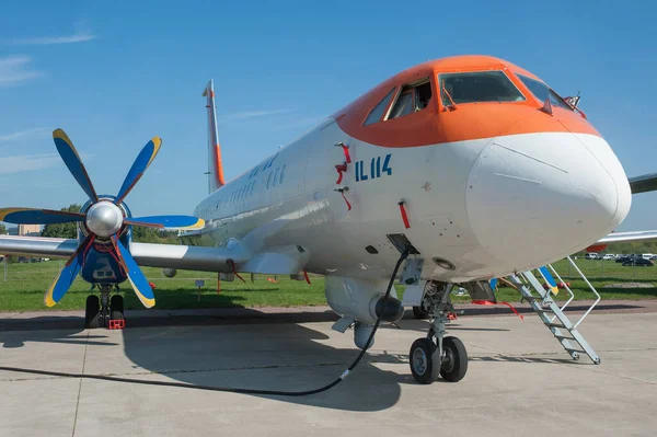 Schukowski Russland August 2019 Sowjetisches Und Russisches Zweimotoriges Turboprop Passagierflugzeug — Stockfoto