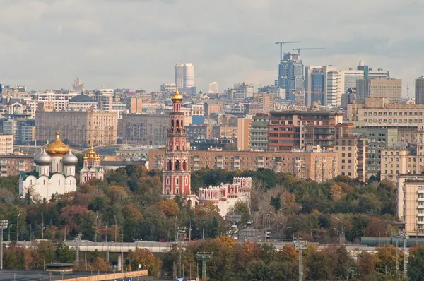 Moskva pohled na město a Novoděvičij kláštera — Stock fotografie