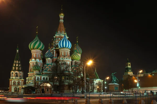 Basilikumkathedrale in der Winternacht — Stockfoto