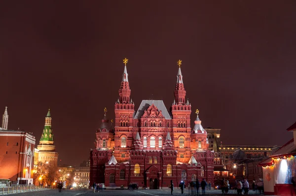 Moskauer Roter Platz. Historisches Museum in der Winternacht. — Stockfoto
