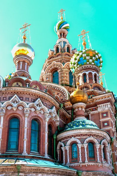 Vapahtajan kirkon kupoli verellä, Pietari, Venäjä — kuvapankkivalokuva