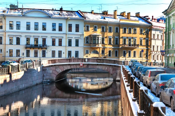 Widok na zimowe kanał st petersburg, Rosja — Zdjęcie stockowe
