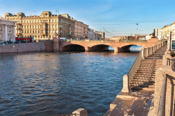 Fiume Fontanka, Ponte di Anichkov, San Pietroburgo, Russia — Foto Stock