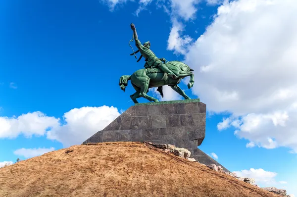 Monument voor nationale held salavat yulaev (1752-1800), Oefa, baskortostan, Rusland — Zdjęcie stockowe