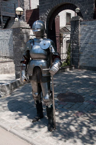 Knight in the ancient metal armor — Stock Photo, Image