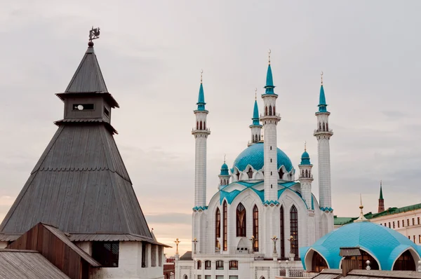 Moskee "kul sharif" in de kremlin van kazan, tatarstan, Rusland — Stockfoto