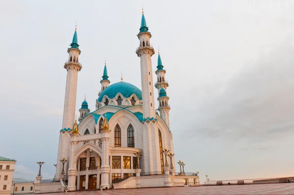 Moskee "kul sharif" in de kremlin van kazan, tatarstan, Rusland — Stockfoto