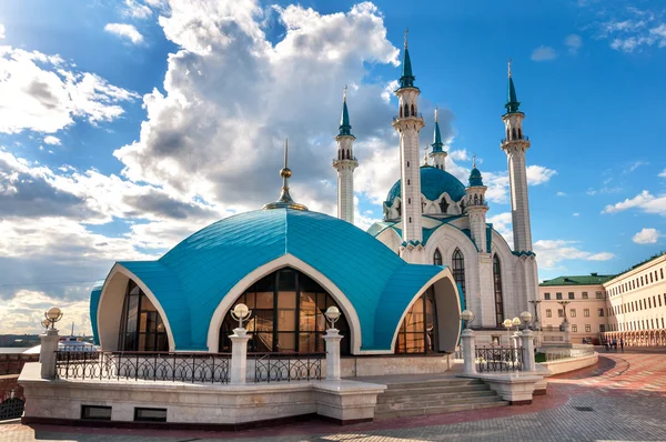 Moskee "kul sharif" in de kremlin van kazan, tatarstan, Rusland — Stockfoto
