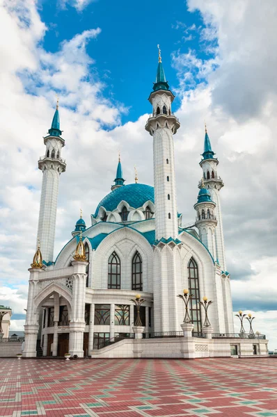 Moskee "kul sharif" in de kremlin van kazan, tatarstan, Rusland — Stockfoto