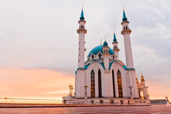 Moskee "kul sharif" in de kremlin van kazan, tatarstan, Rusland — Stockfoto