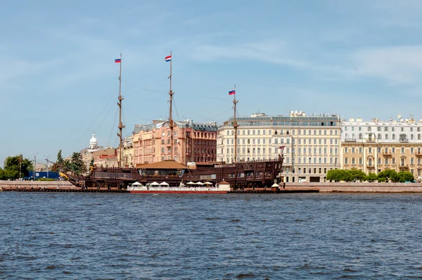 Судно в Санкт-Петербурге — стоковое фото
