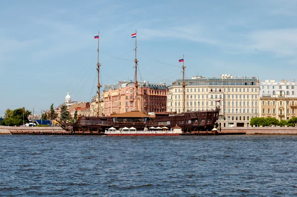 Vessel in St Petersburg — Stock Photo, Image