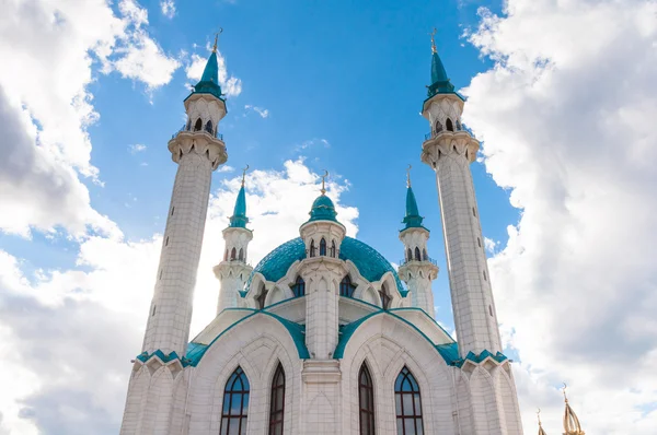 De kul sharif moskee in het kremlin van kazan, tatarstan, Rusland — Stockfoto