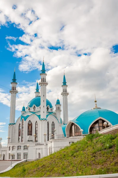 De kul sharif moskee in het kremlin van kazan, tatarstan, Rusland — Stockfoto