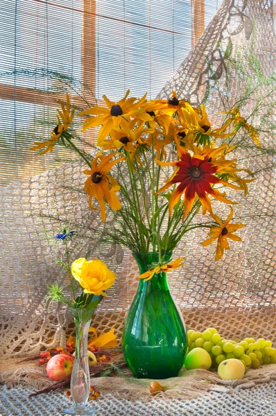 Natura morta bouquet di hemerocallis — Foto Stock
