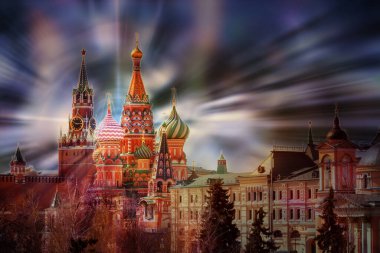 St. Basil Katedrali doğmakta olan güneşin eş merkezli ışınlarıyla, Kızıl Meydan, Moskova. Kolaj.