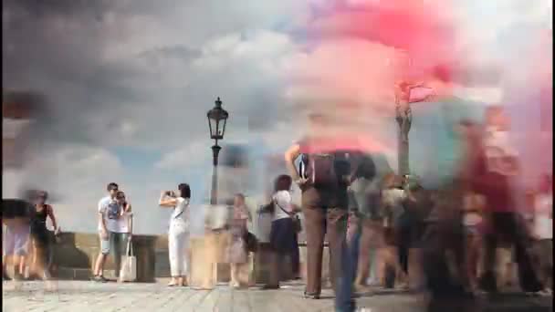 Turist promenade, charles Köprüsü - Prag — Stok video