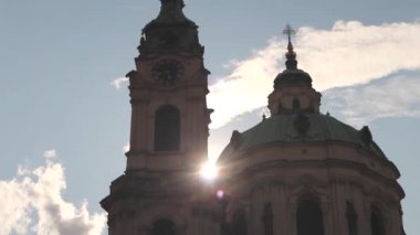 bulutlar Kilisesi, dini bayramlar, Prag Avrupa'nın Aziz Nikolaos Kilisesi