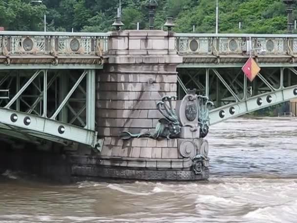 Chuva maciça causou inundações em Praga - República Checa — Vídeo de Stock