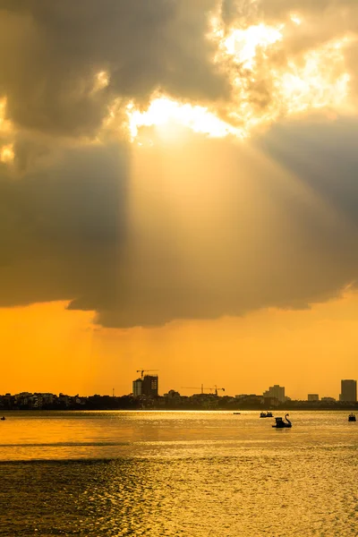 Tramonto Westlake Hoang hon Ho Tay — Foto Stock