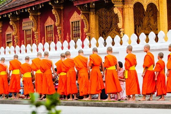 Munk på luang prabang — Stockfoto