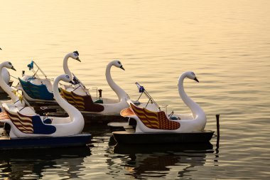 zonsondergang op het west lake