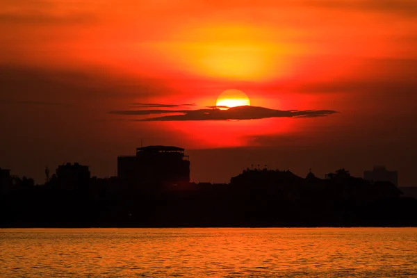 Pôr do sol vermelho — Fotografia de Stock