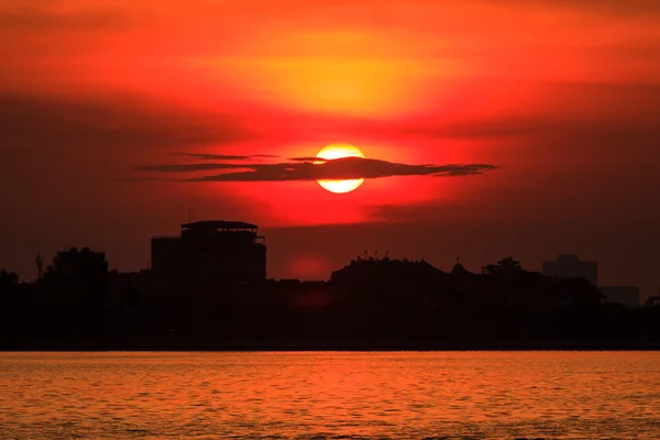 Κόκκινο ηλιοβασίλεμα — Φωτογραφία Αρχείου