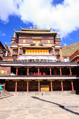 Tibet evi