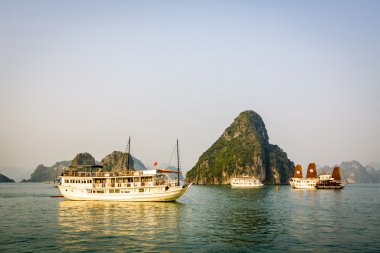 halong bay teknede turizm