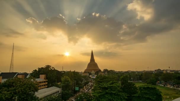 Traffic Front Annual Event Phra Pathom Chedi Sky Changed Evening — Vídeos de Stock