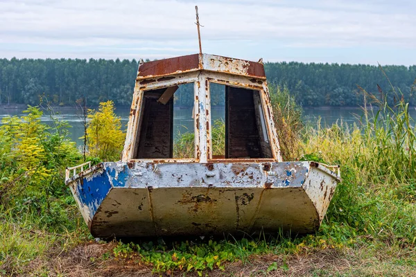 Velho Barco Pesca Abandonado Costa — Fotografia de Stock