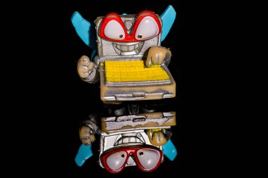 Novi Sad, Sırbistan - 03 Mart 2022: The Magicbox Superzings oyuncak kahraman figürleri. SuperThings, çocuk oyunları için küçük plastik figürler. Oyuncak olarak bilgisayar