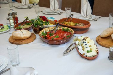 Aperatifler masada - parti