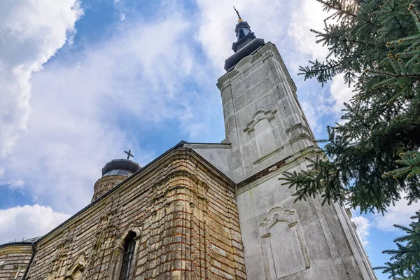 ノヴィ セルビア 2022年5月3日 シサトヴァツ修道院 フルスカ ゴラの宝石 — ストック写真