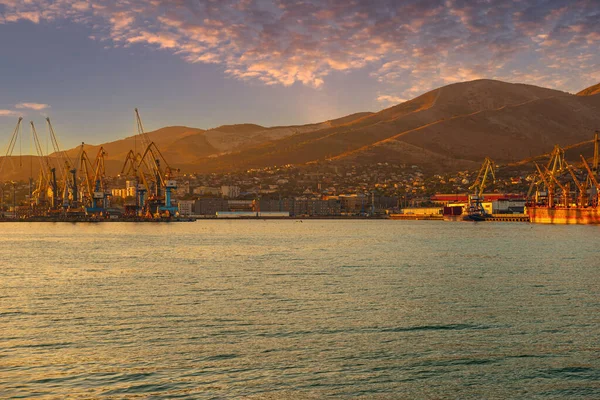 Vista Del Puerto Marítimo Ciudad Novorossiysk Desde Bahía Tsemesskaya — Foto de Stock