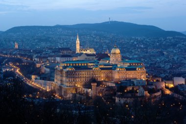 Buda Kalesi ışıldak Budapeşte, Macaristan'ın.