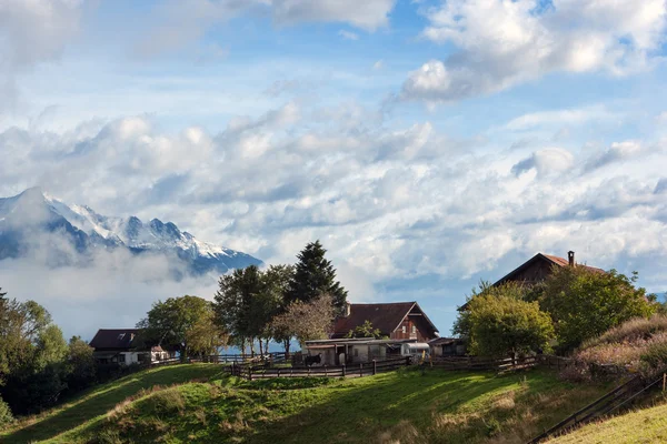 Granja en los Alpes — Foto de Stock