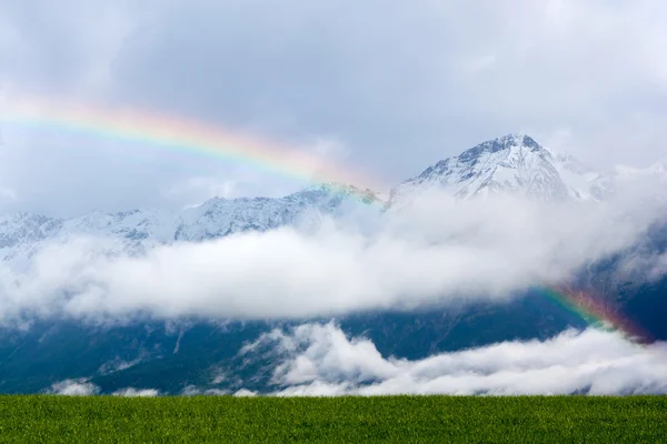 Arco iris en los Alpes —  Fotos de Stock